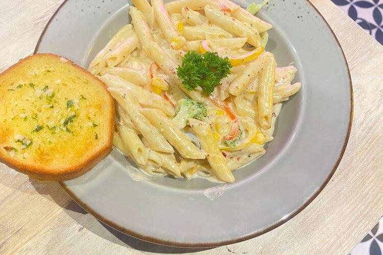 Non-Veg White Sauce Pasta
